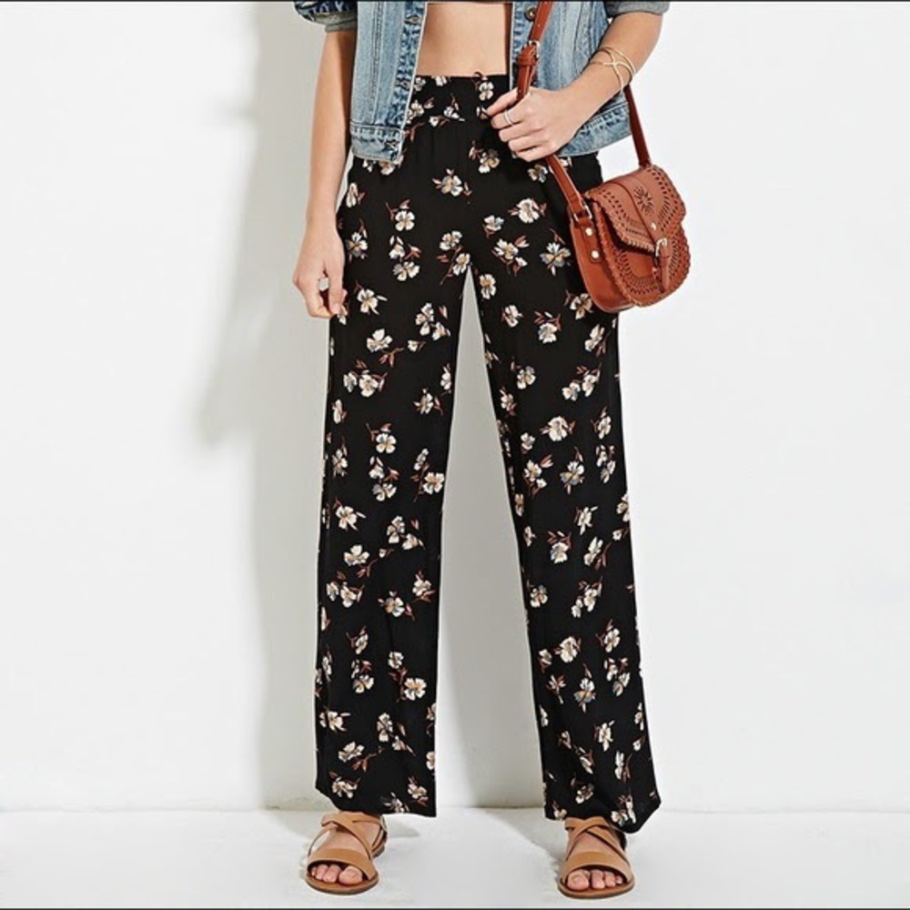 Black NWOT Wide leg floral pants (part of set) Size XS